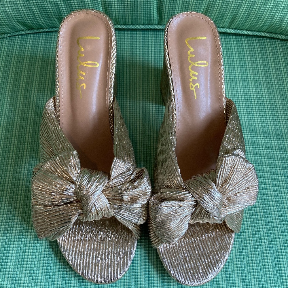 Lulu's Dorothea Rose Gold Heels NIB